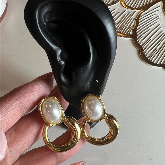 Elegant Gold and Pearl Earrings Chunky Jewelry - Picture 5 of 11